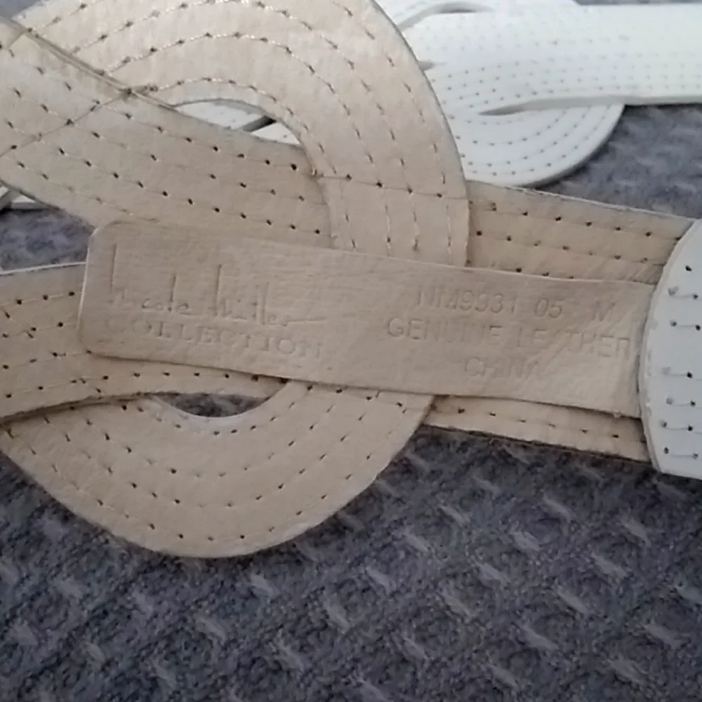 Nicole Miller collection Leather Belt sz M